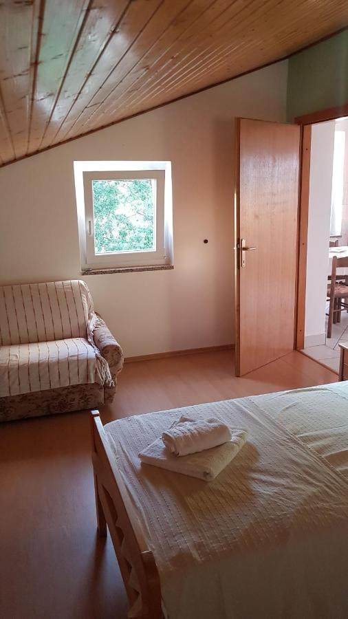 Margareta Apartment Sveti Ivan Dobrinjski ภายนอก รูปภาพ